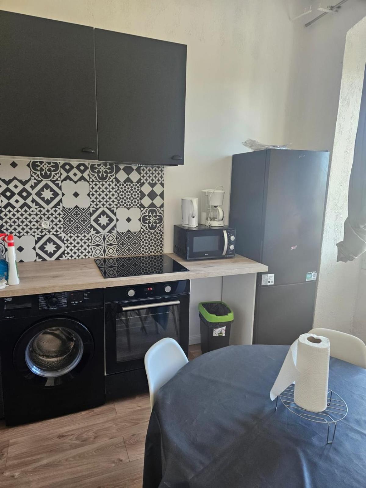 Magnifique Grand 30m2 Refait A Neuf En 2025 Lumineux 4 Couchages Hyper Centre Corte 13 Cours Paoli Wifi Tv Lave Linge * Corte (Corsica)