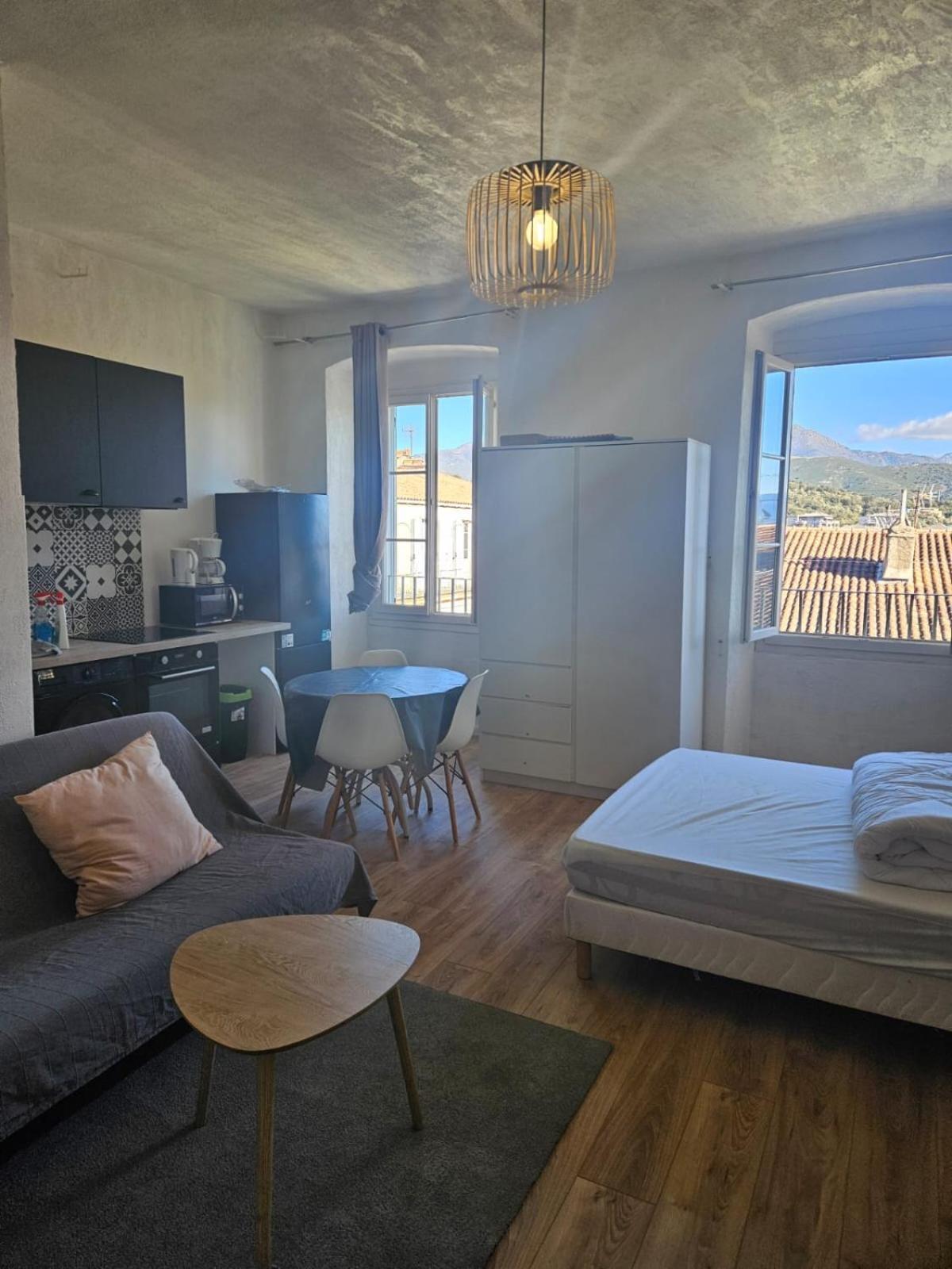 Magnifique Grand 30m2 Refait A Neuf En 2025 Lumineux 4 Couchages Hyper Centre Corte 13 Cours Paoli Wifi Tv Lave Linge Appartement *